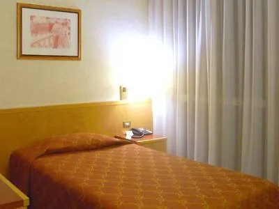 Ih Hotels Milano Aparthotel Argonne Park 3*, Milan Italy