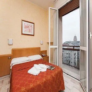Ih Hotels Milano Aparthotel Argonne Park 3*, Milan
