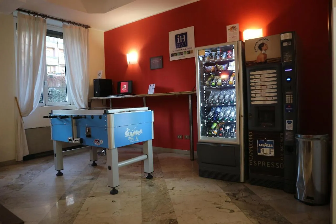 Ih Hotels Milano Aparthotel Argonne Park 3*, Milan