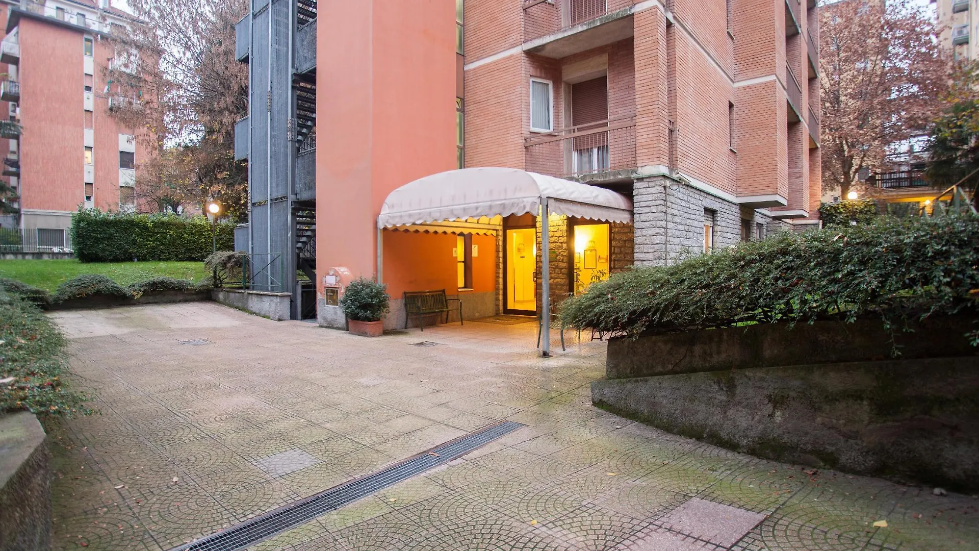 Ih Hotels Milano Aparthotel Argonne Park 3*, Milan Italy