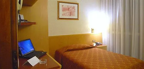***  Ih Hotels Milano Aparthotel Argonne Park Italy